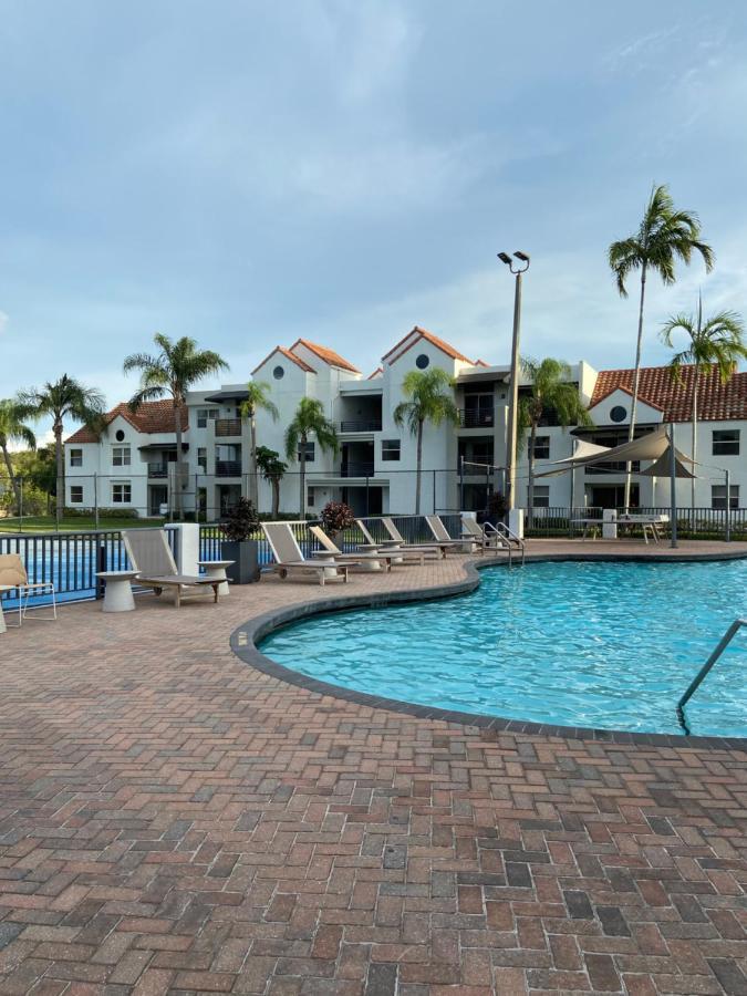 Dharma Home Suites Dania Beach At Sheridan Ocean Club Exterior foto